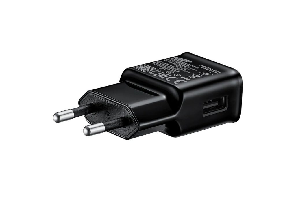 خرید شارژر دیواری اورجینال سامسونگ مدل EP-TA200 با توان 15 وات. پشتیبانی از Adaptive Fast Charging (AFC) برای شارژ ایمن و سریع گوشی‌های سامسونگ. قیمت و مشخصات فنی شارژر 15W.